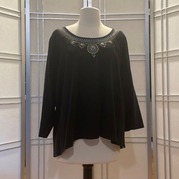 Rafaella Tops - BLACK 3/4 sleeve round neck with design top Size 1X